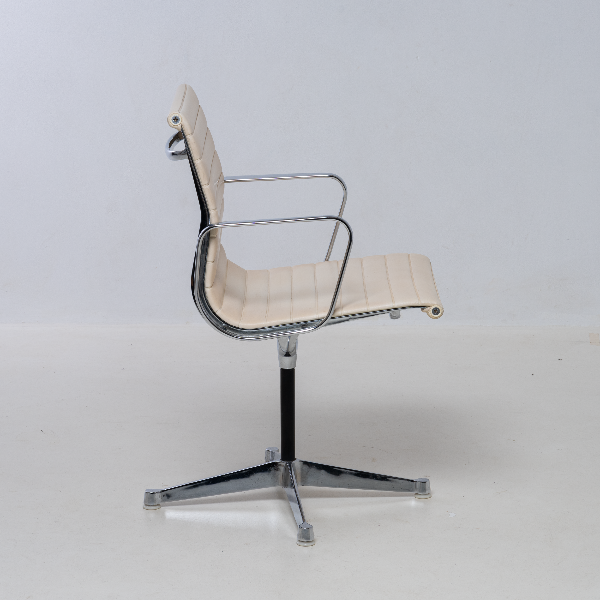 CHARLES & RAY EAMES, MODEL EA108, 1ST GENERATION, HERMAN MILLER