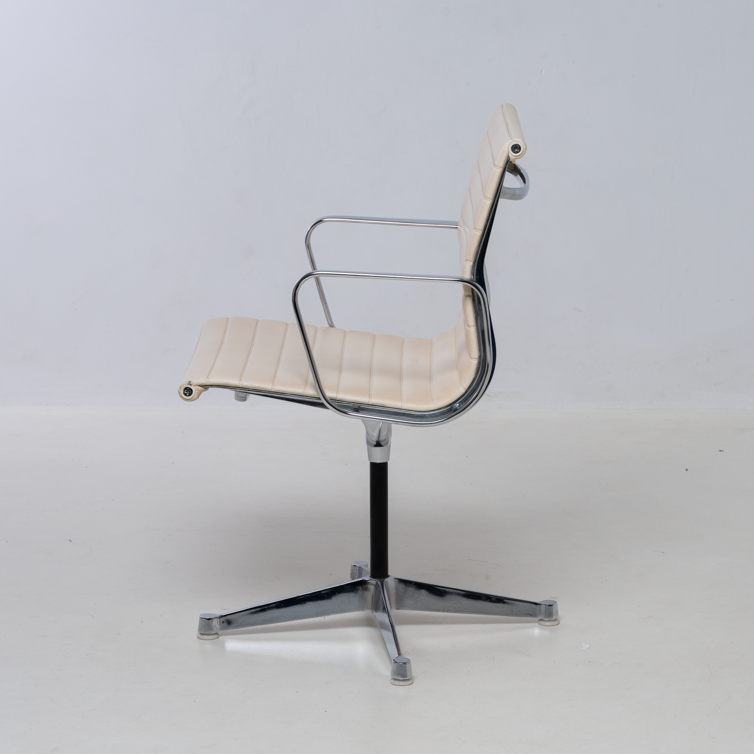 CHARLES & RAY EAMES, MODEL EA108, 1ST GENERATION, HERMAN MILLER