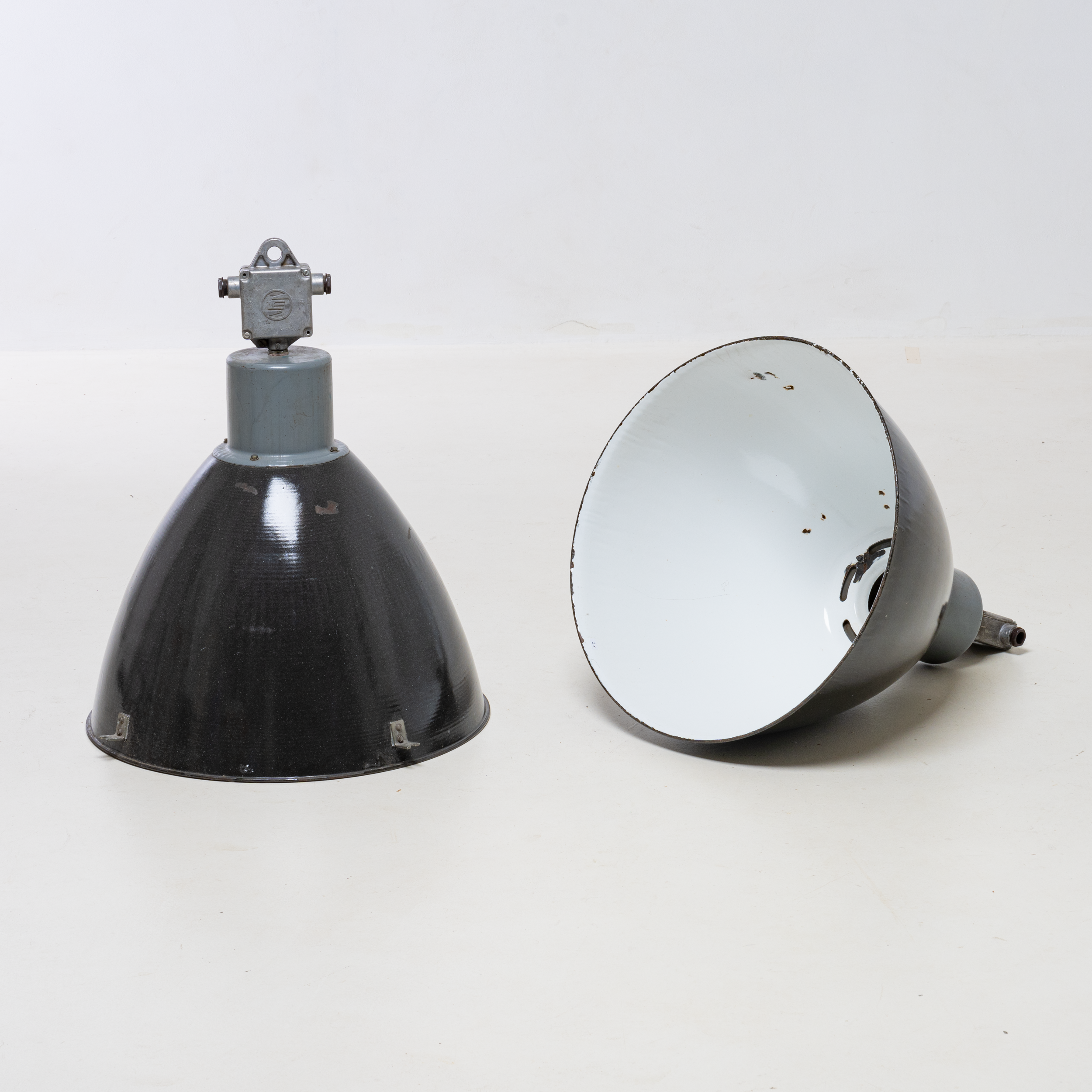 ELEKTROSVIT, LARGE INDUSTRIAL ENAMEL FACTORY PENDANT LAMP