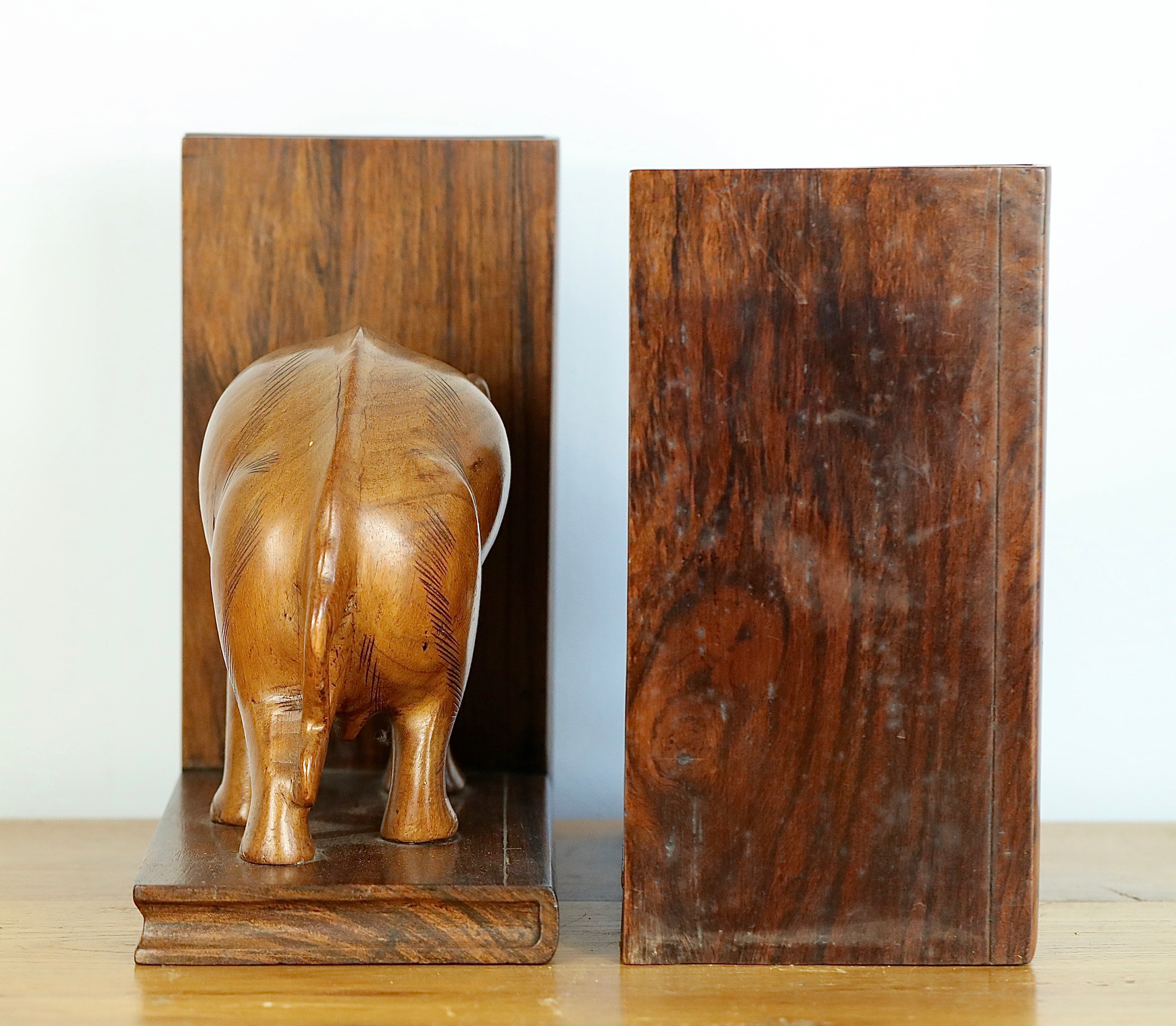 BOOKEND, FROM THE SIXTIES OR SEVENTEES, WOOD, HANDICRAFT ART